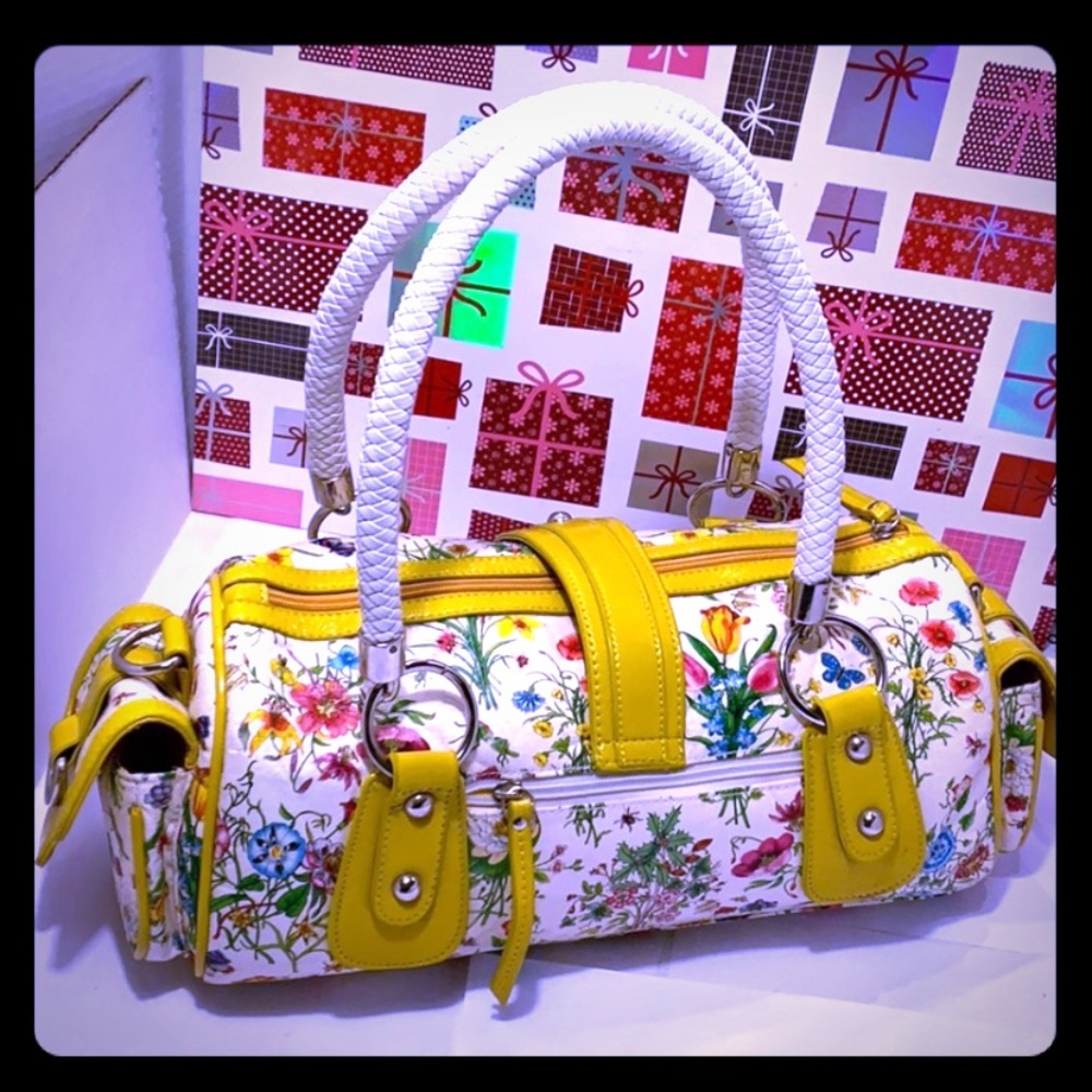 NWOT/NEW CMZ Leather Tubular Floral/Garden Handbag